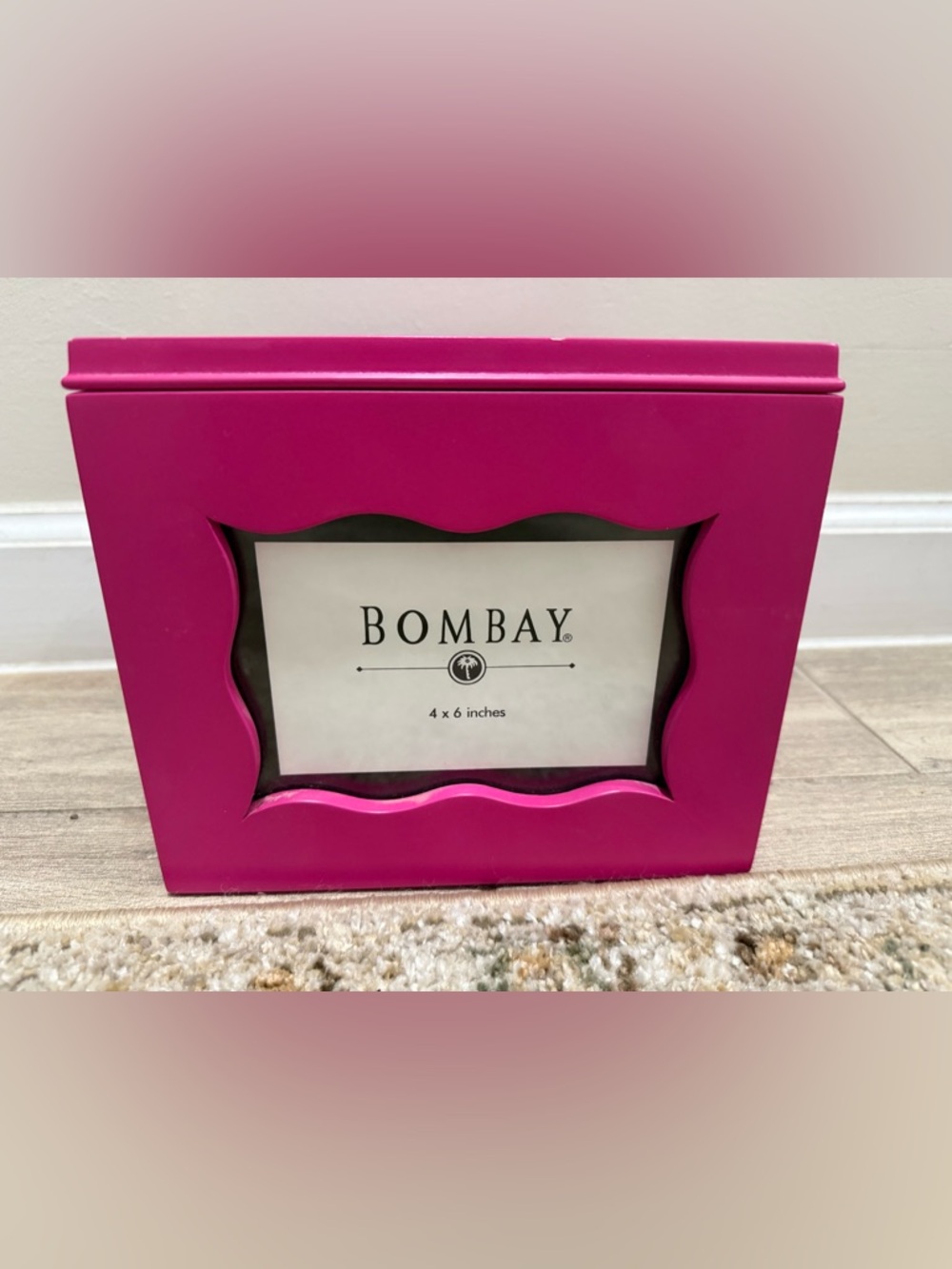 Bombay Scalloped Photo Frame box - Hot Pink